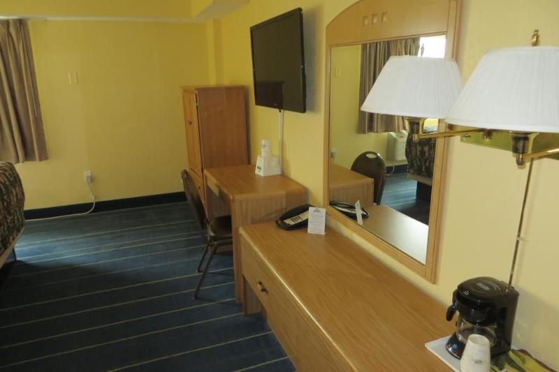 Days Inn By Wyndham Alexandria Mn Экстерьер фото